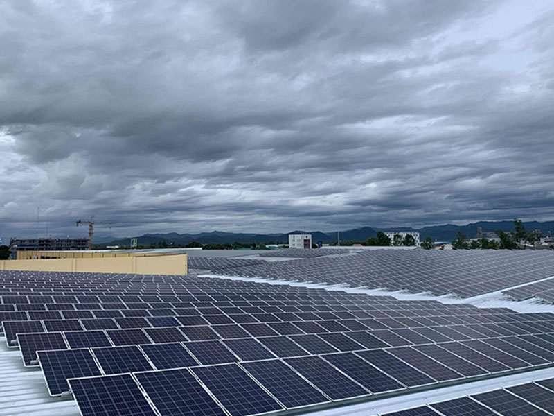 ¿Pueden los paneles solares generar electricidad en días nublados?
